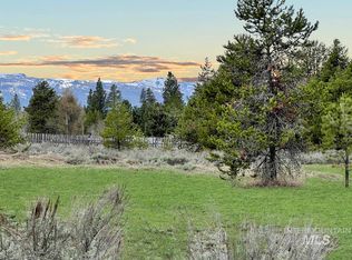 22 Nugget Dr, Cascade, ID 83611