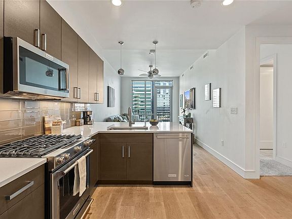 4th image of 222 West Ave Unit 1903
