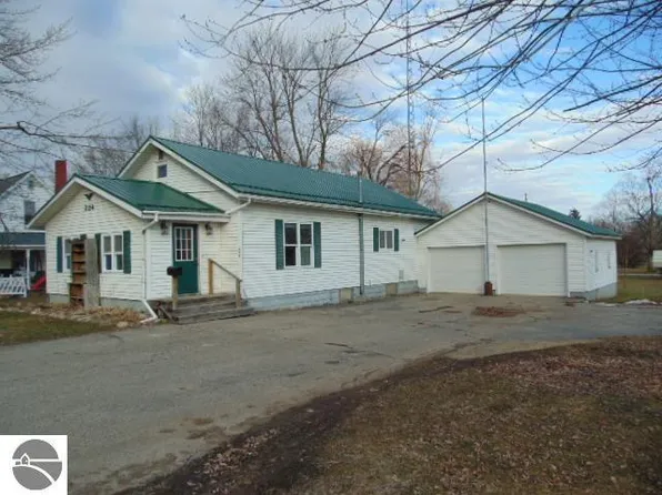 324 N Ithaca St, Ithaca, MI 48847