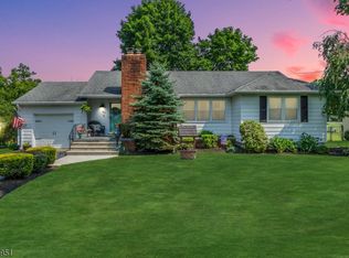 60 Walnut Ave, Somerset, NJ 08873