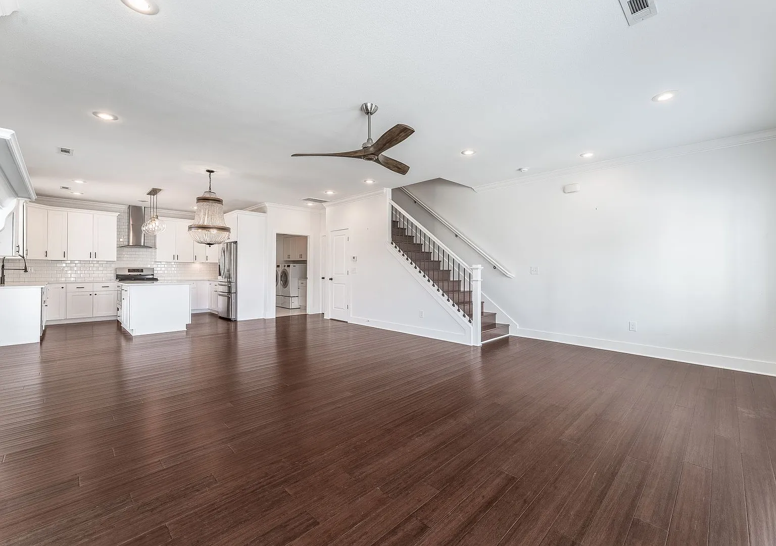 Modern 3-Bedroom Home with Open Layout in Rogers — Photo 2