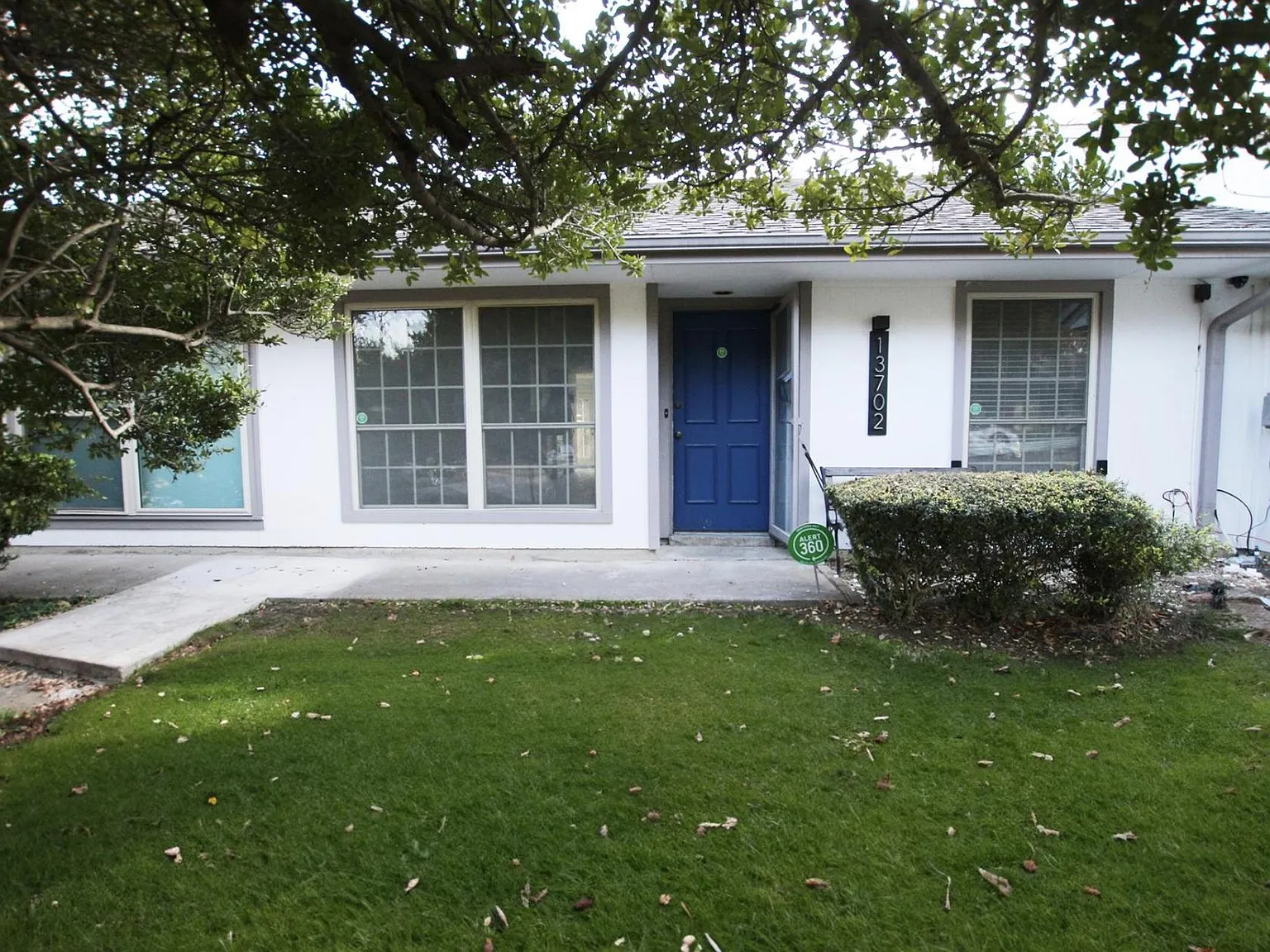 2 bed, 1084 sqft, $2,350 — Photo 1