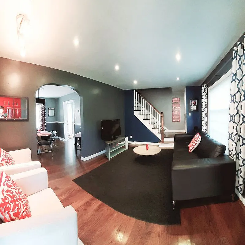 2 bed, 1.0 bath, 960 sqft, $1,800 — Photo 1
