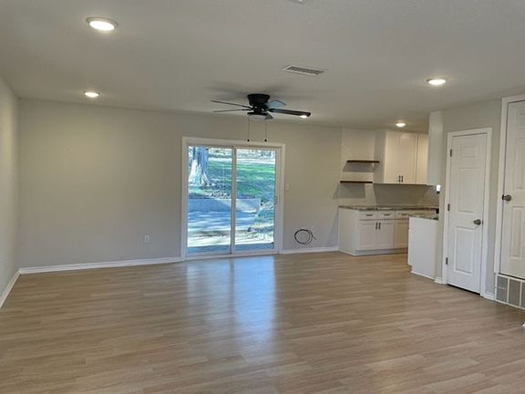 5th image of 706 Fairway Rd