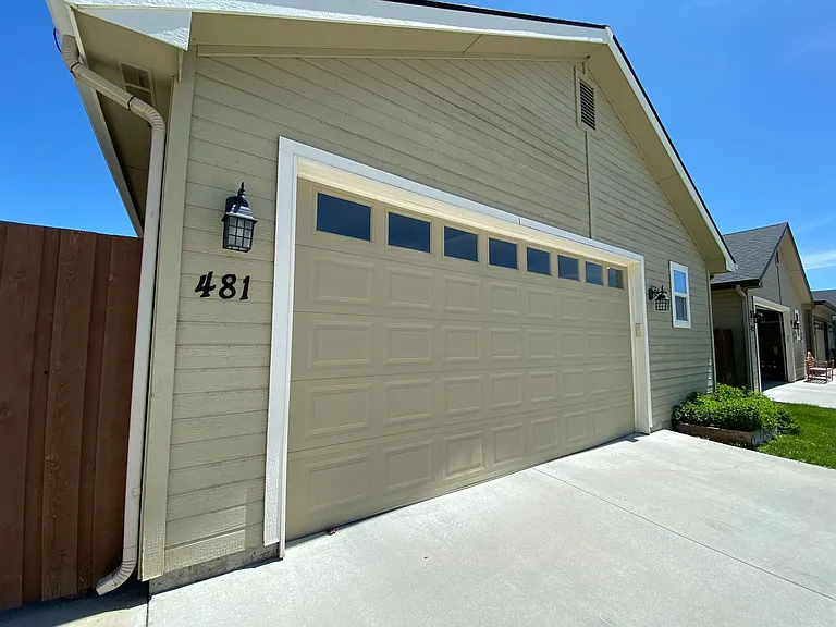 481 W Peck St — Photo 30