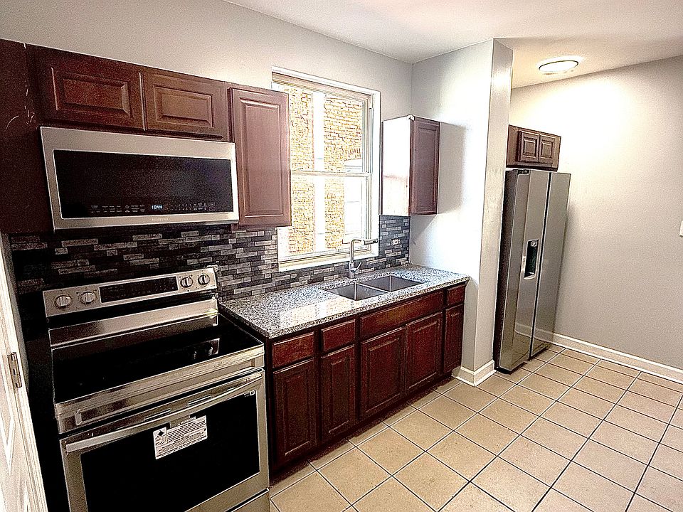 1st image of 7204 S Cornell Ave #1