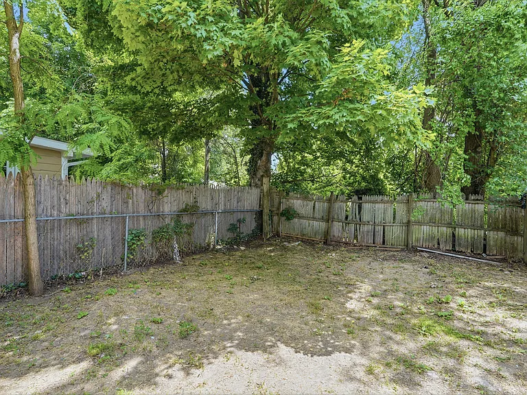 70 Van Deusen St — Photo 21