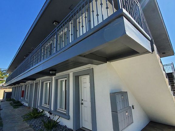 5th image of 5465 E 2nd St #23