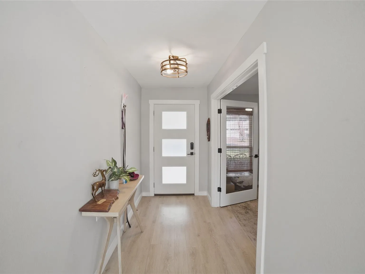 4 bed, 2.5 bath, 2006 sqft, $3,100 — Photo 4
