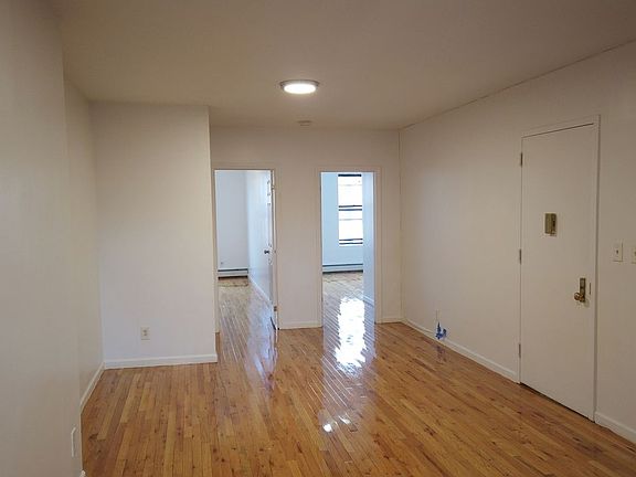 2nd image of 1886 Park Ave APT 2