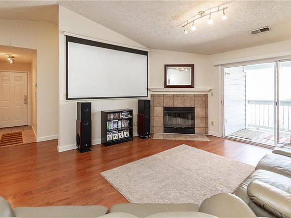 2nd image of 8346 Glenwillow Ln Unit 208