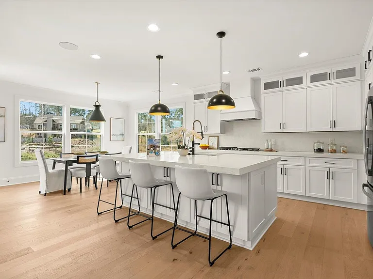 1270 Glen Eagle Dr — Photo 11