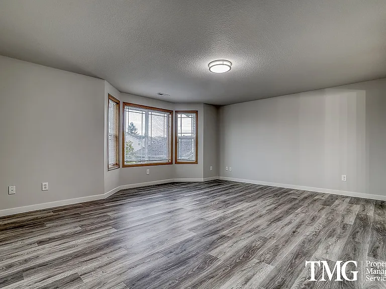 3708 NE 98th St — Photo 25