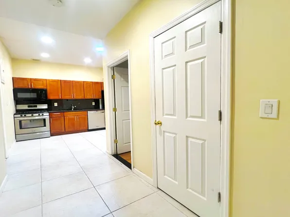 653 Washington Avenue image 1 of 11
