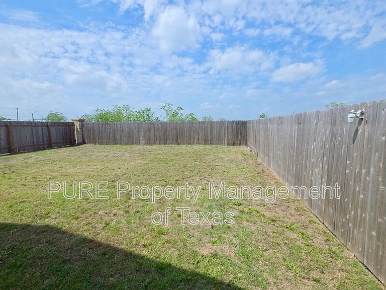 1232 Cattail Ln — Photo 17