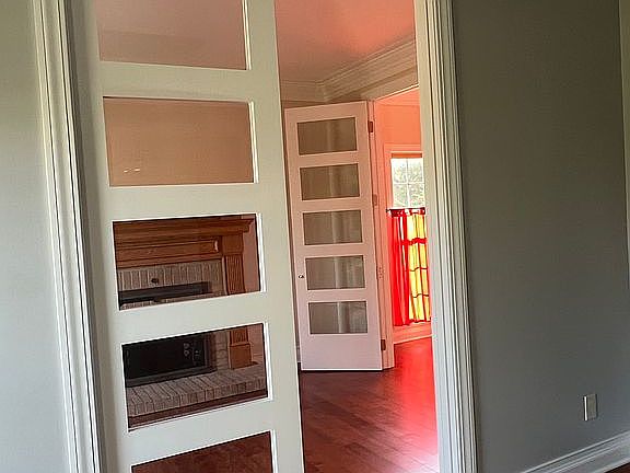 5th image of 6860 Girard Cir