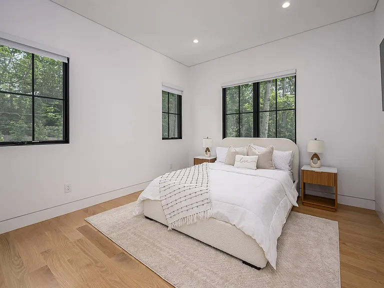 779 Noyack Rd — Photo 18