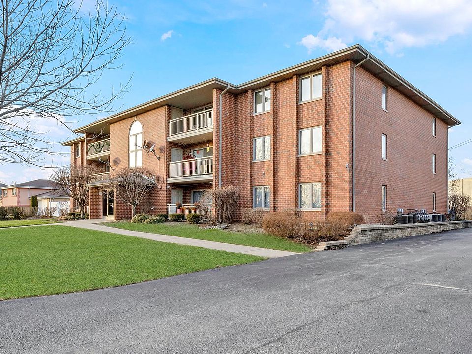 1st image of 7800 W 89th St APT 303