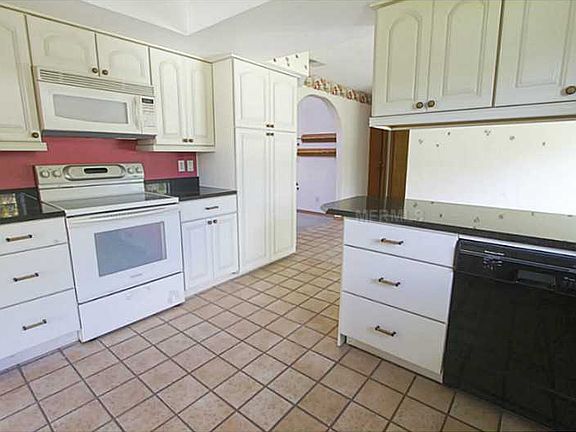4th image of 2975 Shingle Creek Ct