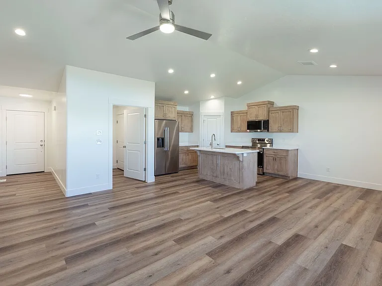 3717 Razor Cir — Photo 3