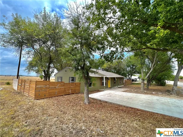 112 Discovery Ln, San Marcos, TX 78666