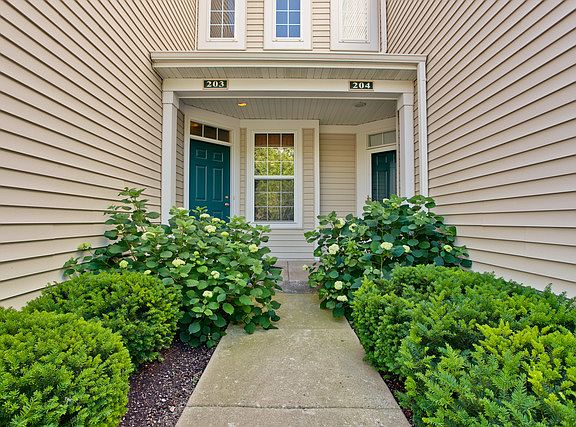 2nd image of 203 Terra Springs Cir #203