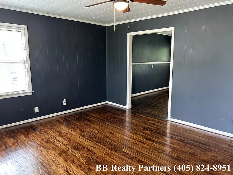 6933 E 5th Pl — Photo 2