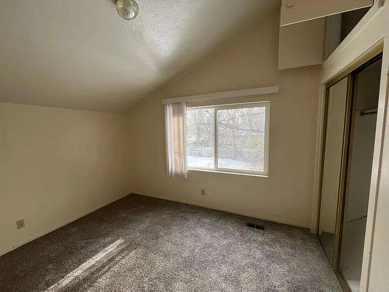 1816 Shoup Ave E — Photo 8
