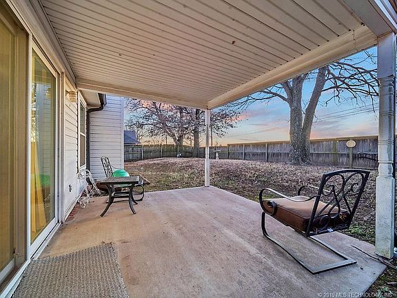 5th image of 26440 Arrowood Dr