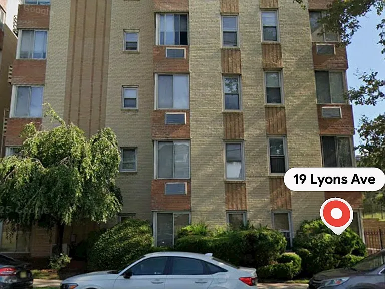 19 Lyons Ave #507 — Photo 1
