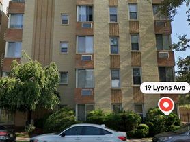 19 Lyons Ave, Newark, NJ