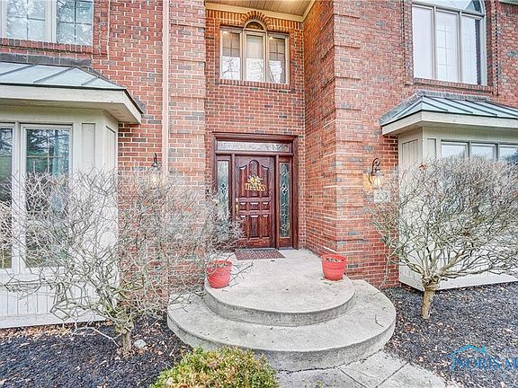 3rd image of 2212 Windsong Dr