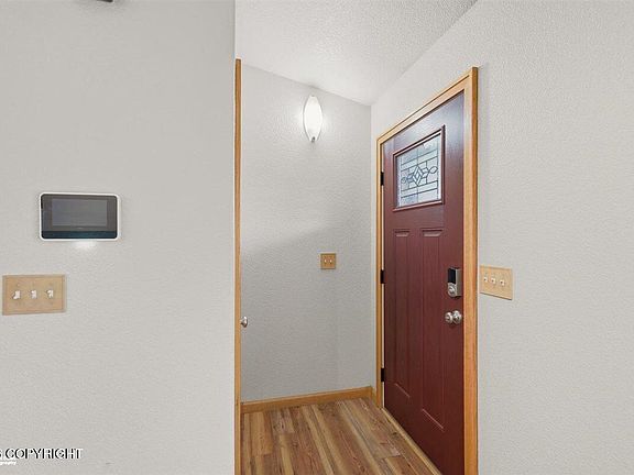 5th image of 443 N Tiffany Dr