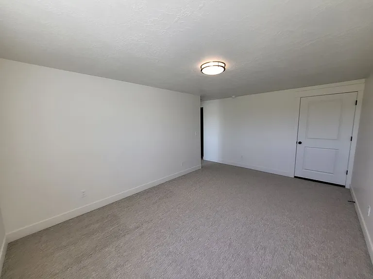 1002 E 1300 S — Photo 23