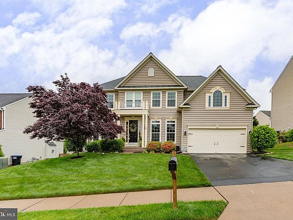 2nd image of 8 Latham Ln