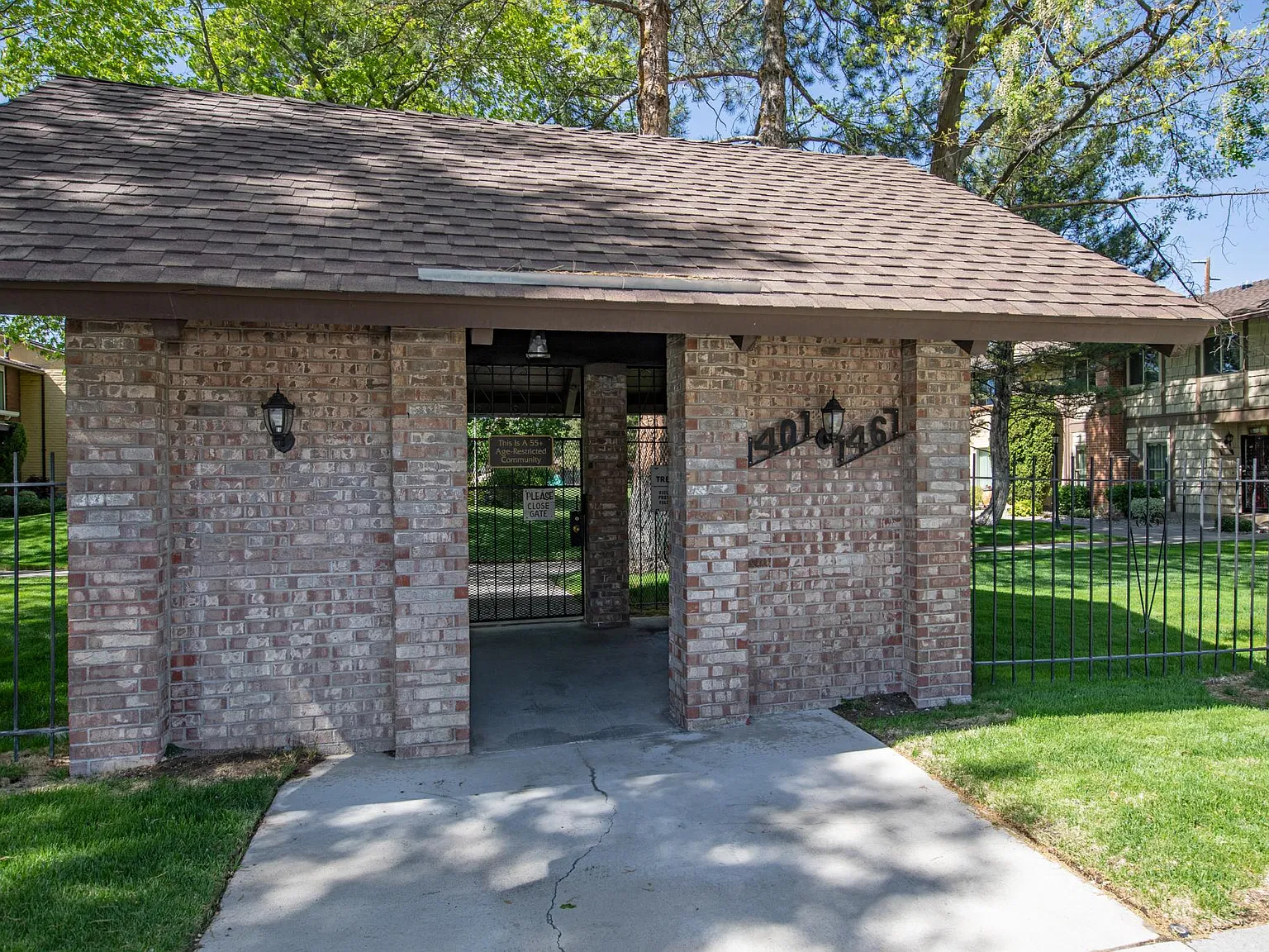 1407 Foster Dr — Photo 3