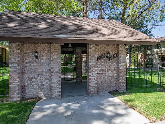 3rd image of 1407 Foster Dr