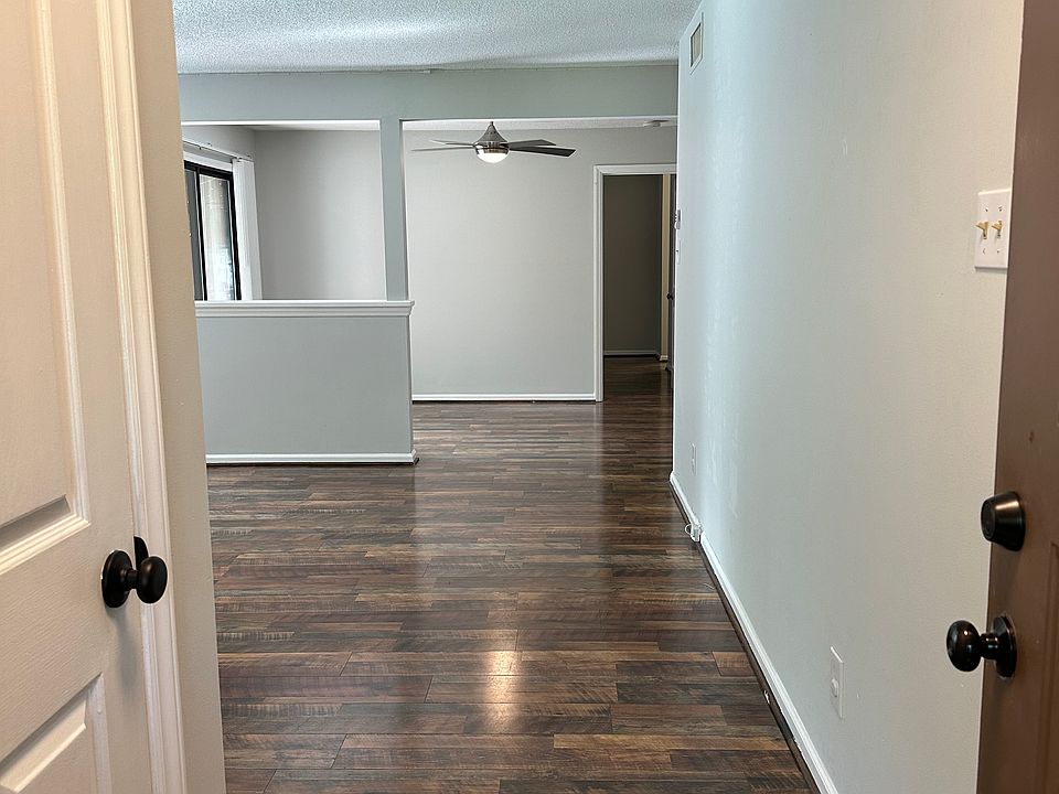 1st image of 5730 Dockside Dr