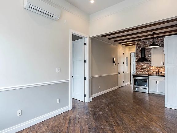3rd image of 77 Graham Ave Suite 2R