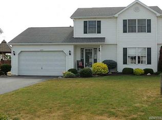 6897 Lake Geneva Ct, Niagara Falls, NY 14304