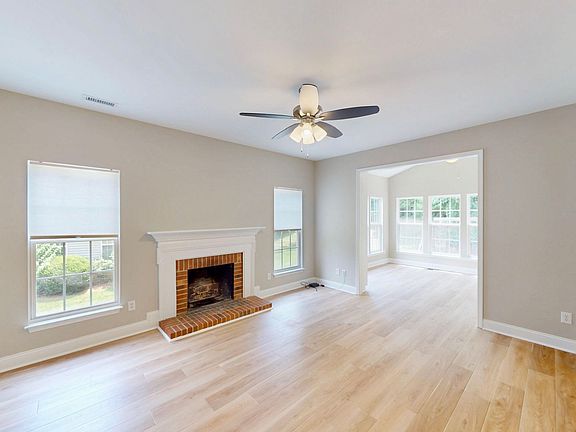 3rd image of 107 Stonemason Ct