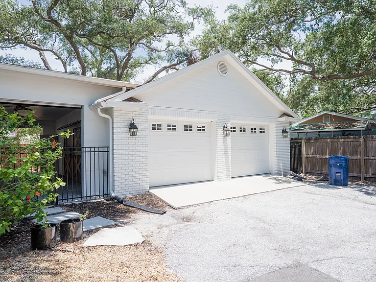 4819 W San Miguel St — Photo 9