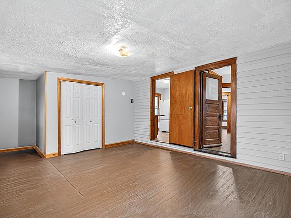 4th image of 4265 E 128th St #2