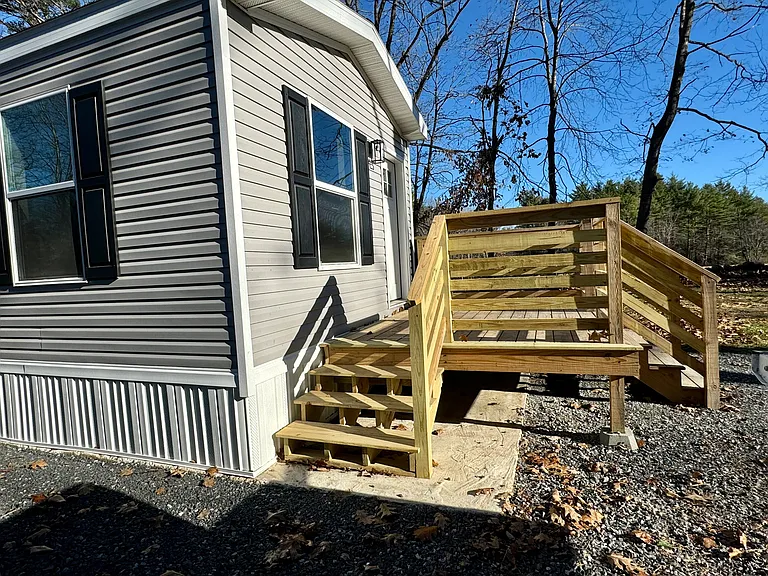 28 Double J Ln — Photo 11