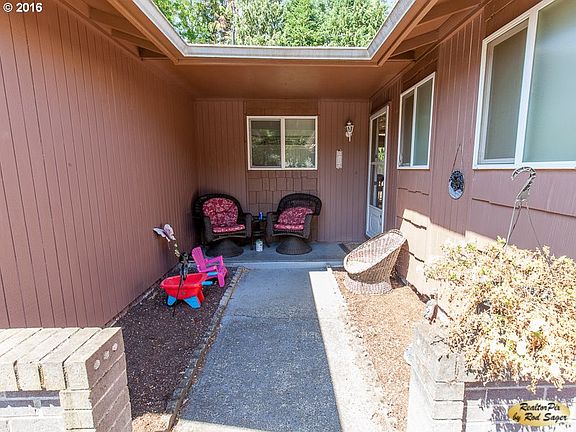 5th image of 8812 NE 102nd St