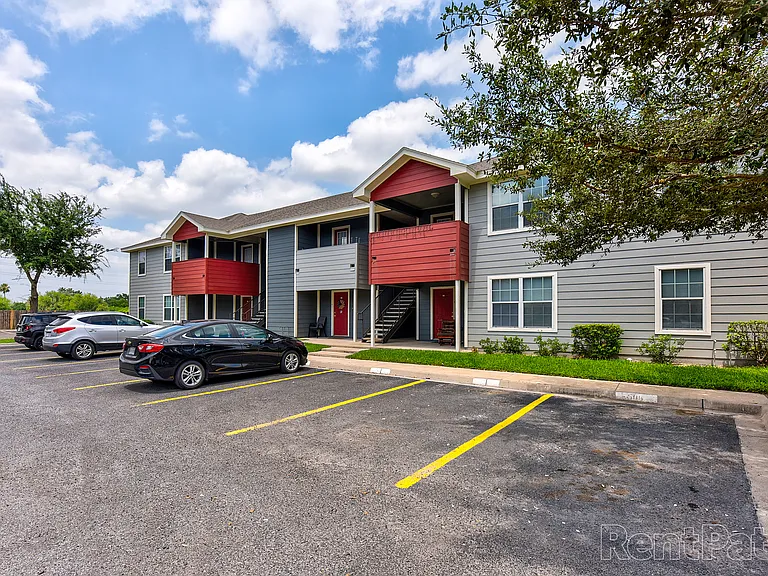 Redbud Place Apartments — Photo 14