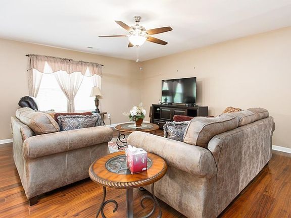 4th image of 229 Trimble Dr