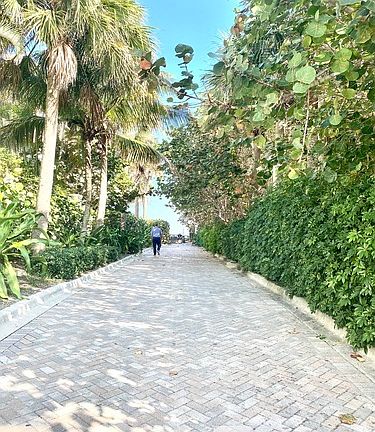 4th image of 2735 Ocean Dr