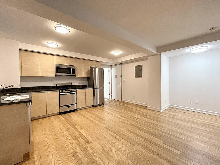 752 W End Ave #5J — Photo 7