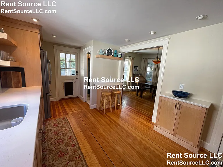 19 Tyler Ave — Photo 4